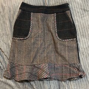 Wool skirt with pockets